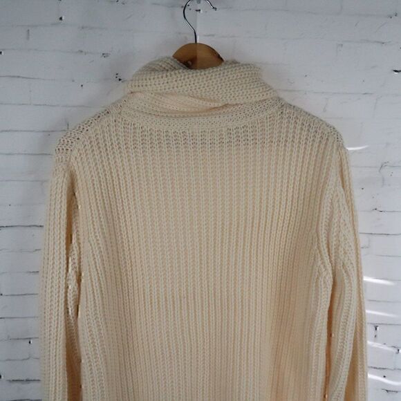 TULIP B WINTER WHITE LONG SLEEVE COWL NECK TUNIC SWEATER WITH NOTCH HEM DETAIL - Picture 9 of 10